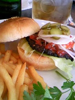 新小金井でoneコインランチ イケメンぞろいのハンバーガーショップ リビングむさしのweb