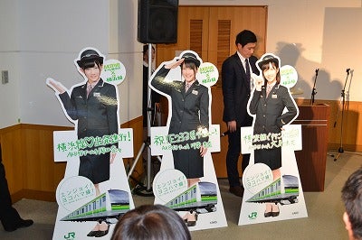 川栄李奈等身大パネル
