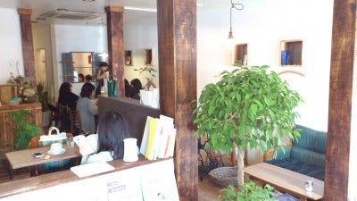 浦和駅徒歩３分の隠れ家カフェ Uwaito で おいしくて可愛すぎるラテはいかが 私たちのおすすめカフェ リビング埼玉web