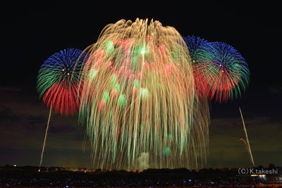 1万5000発が夜空を彩る 10 11 土 第13回 こうのす花火大会 リビング埼玉web