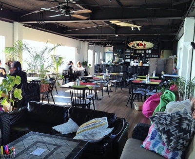 絶景ランチが980円 西舞子 ゲストハウス ゲラゲラ でリゾート気分 居酒屋 リビング兵庫web