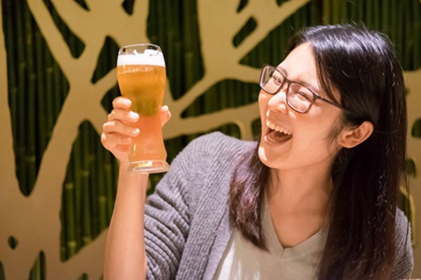 奥様宴会飲み過ぎﾊﾌﾟﾆﾝｸﾞ ハメはずしすぎ！お花見での赤面＆やっちまったエピソード ...