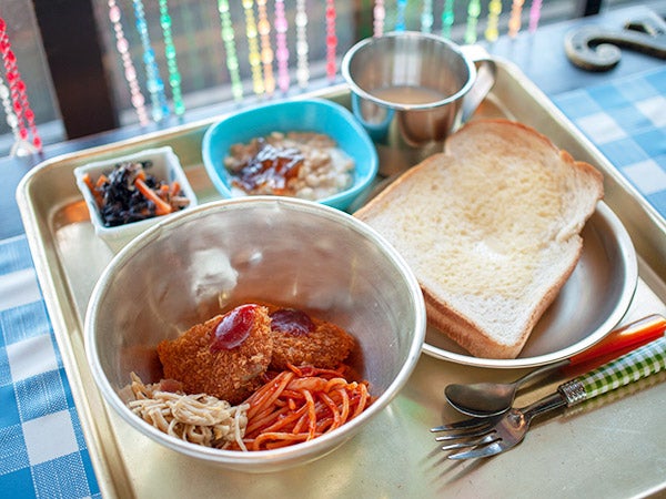 昭和レトロにタイムスリップ！「めしや酒井屋」で給食ランチ＠松山市