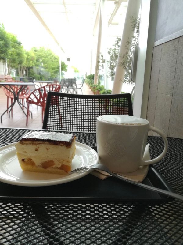 スタバ3店舗限定 何度も食べたくなる マンゴー オレンジシブースト リビングメイト グルメ ココロとカラダ素敵な知的美容のススメ リビングメイト リビングくらしナビ