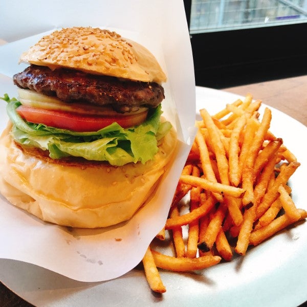 肉肉しい 吉祥寺 Wakie Wakie ウェイキーウェイキー のハンバーガー リビングむさしのweb