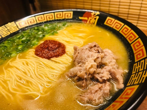 新宿 一蘭の 100 とんこつ不使用ラーメン オープン前に食べてみた リビング東京web