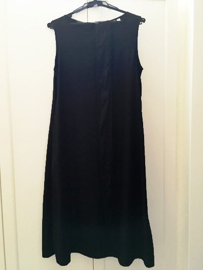 ユニクロ の リネンブレンドワンピース は頭から スポッ お洗濯後ケアなしでも美シルエット リビングメイト ファッション 毎日の ちょこっとｈａｐｐｙ を探して リビングメイト リビングくらしナビ