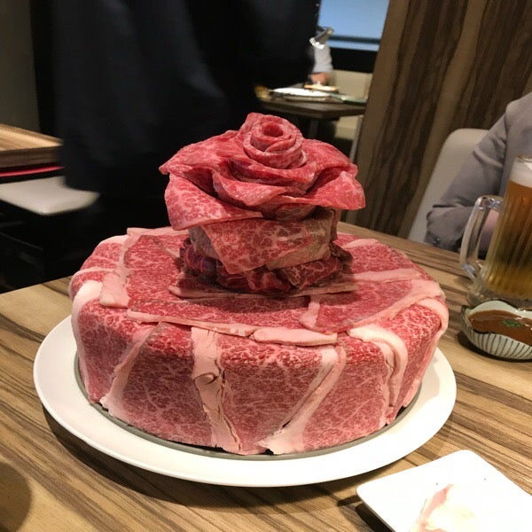 誕生日に最適 肉ケーキのあるお店 リビング札幌web 誕生日に最適 肉ケーキのあるお店 リビング札幌web