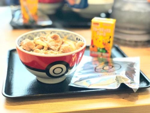 吉野家】牛丼とポケモンがコラボ！”ドン”つながりの「ポケ盛」を食べよう | リビングメイト - グルメ | 