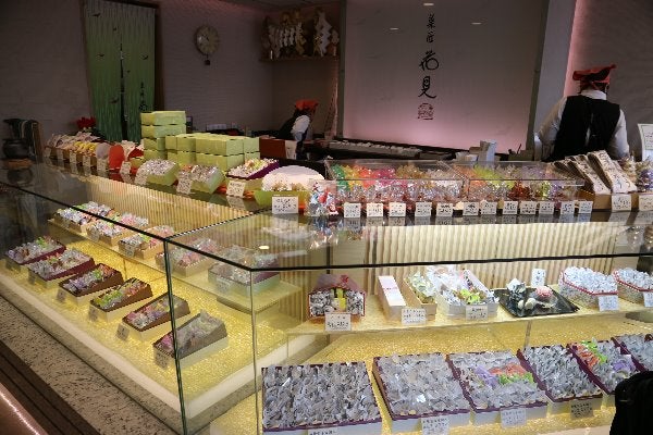 お土産に如何 浦和銘菓 白鷺宝 はくろほう 浦和駅西口 菓匠 花見 リビング埼玉web