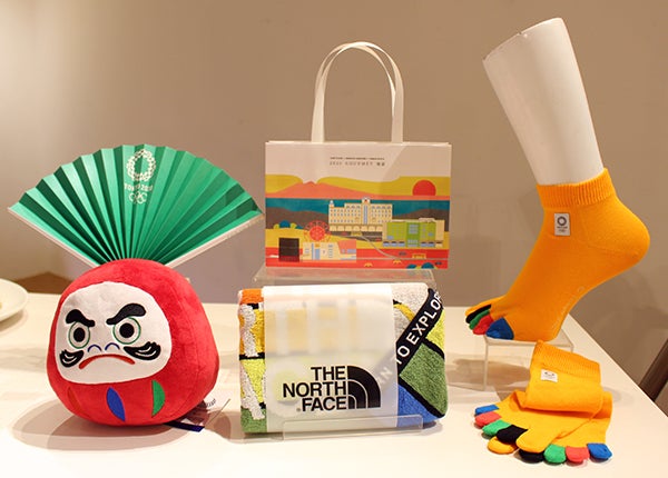 黒毛和牛 黒豚 タラバガニ スイーツなどが詰まって1万円 アミュプラザ鹿児島 山形屋 マルヤガーデンズ 3館合同グルメ満載福袋 リビングかごしまweb