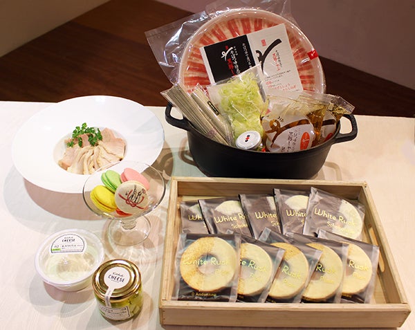 黒毛和牛 黒豚 タラバガニ スイーツなどが詰まって1万円 アミュプラザ鹿児島 山形屋 マルヤガーデンズ 3館合同グルメ満載福袋 リビングかごしまweb