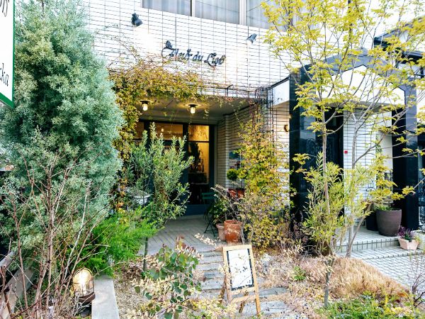 緑区の住宅街にあるフラワー 雑貨 カフェで女子力アップ リビング名古屋web