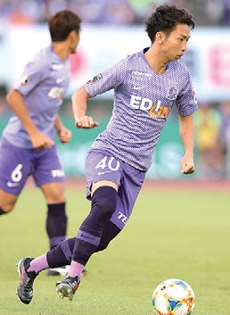 サンフレッチェ広島 ボランチやシャドーで全試合出場中の川辺 駿選手 リビング広島web
