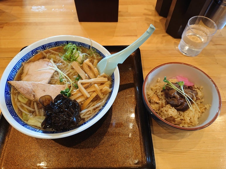 米沢市 異色の米沢ラーメンを食べるならここ 山大前 やまとや リビング仙台web