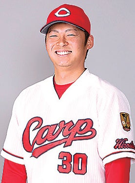 希少】広島カープ ハイクオリティユニフォーム 30 一岡竜司 M