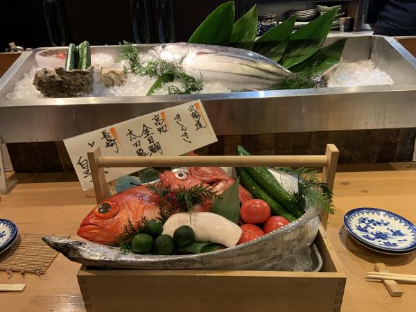 とれとれ ぴちぴち イカの活き造りと鰹の藁焼き最高 大阪 寅八商店 心斎橋店 居酒屋 リビング大阪web