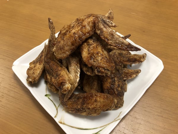 自宅で名古屋名物の手羽先を食べてみた 久しぶりの 世界の山ちゃん の味 居酒屋 リビング名古屋web