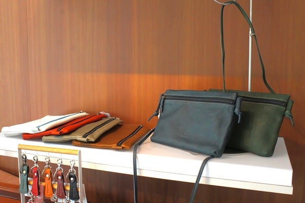 伊達郡桑折町】ハンドメードの革鞄「鞄工作社いたがき」 | リビング