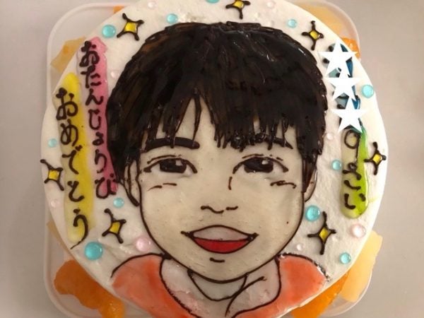 特別な日にオススメ インパクト大 銀のりぼんの立体ケーキ イラストケーキ 太白区 リビング仙台web