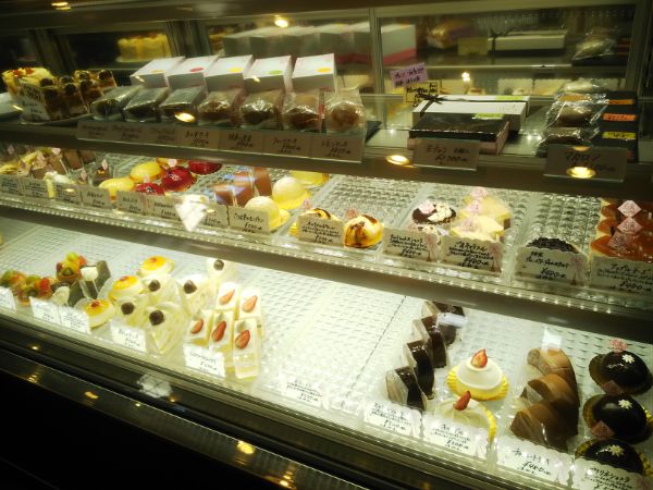 日進市 集まれチョコケーキ好き 常時10種類ほど並ぶケーキ屋さん リビング名古屋web