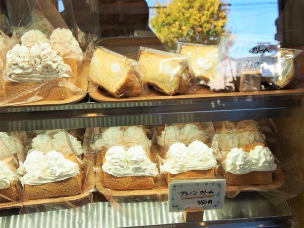上小田井 こだわりの無添加シフォン 盛り盛りのクリームにテンション上がります リビング名古屋web