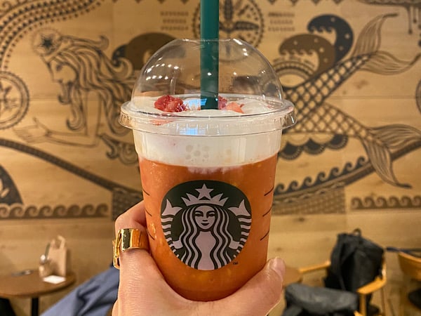 スタバ 全国で3つの店舗でしか味わえないフラペチーノを飲んできた リビングメイト おでかけ ヘルシービューティーhappy Life リビングメイト リビングくらしナビ