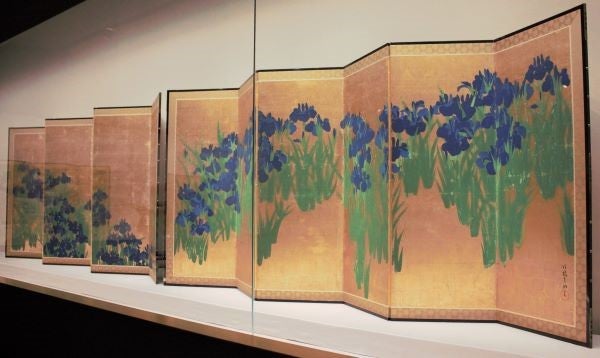 南青山】根津美術館 国宝 燕子花図屏風 色彩の誘惑に魅せられて | リビング東京Web