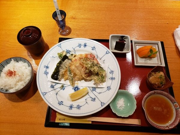 老舗料亭の70周年記念オマール海老天膳1500円‼ 天満橋「大乃や 天ぷら