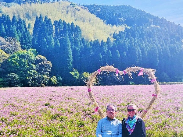 姶良】満開のレンゲ畑で散策や写真撮影を楽しめる！「れんげ