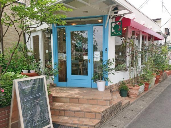 まるでフランスのカフェ 富沢の人気店 ラ ドゥース ヴィ はかわいいが渋滞 リビング仙台web