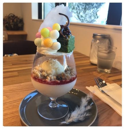 須賀川市 美しすぎるパフェにため息 ランチも大人気 かおり食堂 リビングふくしまweb