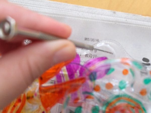 工作タイム1 ペットボトルでお花のリースを作ろう リビング埼玉web 工作タイム1 ペットボトルでお花のリースを作ろう リビング埼玉web