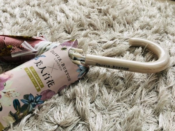 美人百花 オリビア バートンのスベシャルコラボビニール傘がかわいい リビングメイト ファッション 人生はこれからが面白い リビングメイト リビングくらしナビ