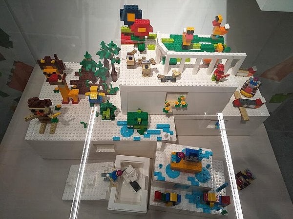イケアとレゴがコラボ！遊べて収納できるボックスとブロックセット