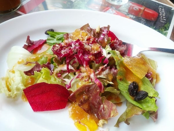 イタリアン食堂 イルキャンティ のドレッシング専用自販機が大人気 サムシング浦和本店に設置中 リビング埼玉web