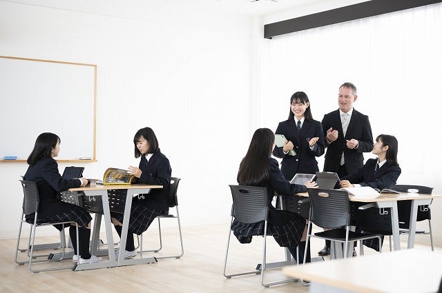 英理女子学院高等学校 | リビング横浜Web