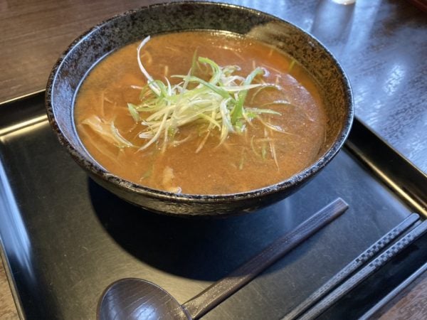 味噌好き必見！モチモチ麺に太めのメンマ 濃厚最高「もちもちの木