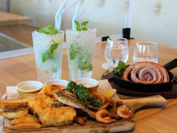 熱海市 オーシャンビュー 優雅にランチが楽しめる Harbor S W リビング静岡web