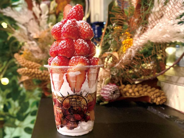 ⑲　いちごパフェ 農園が手がける完熟イチゴパフェ！「髙橋農園 釜川店」 | リビング栃木Web