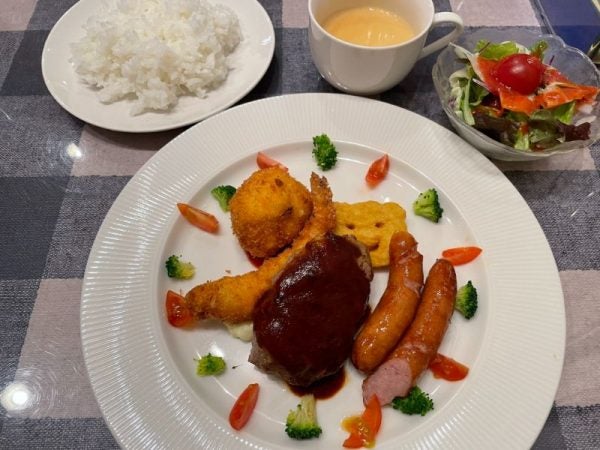 吹田千里山 洋食おかもと の丁寧な仕上がりデミグラスソースに舌鼓 リビング北摂web