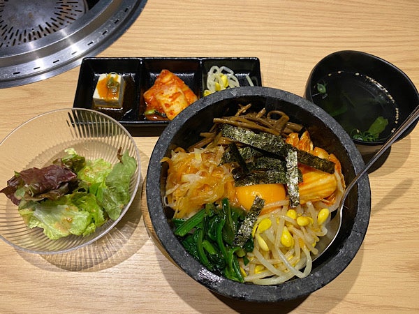 お洒落な外観 ランチはコスパ上々 淀屋橋 黒毛和牛 牛の膳 リビング大阪web お洒落な外観 ランチはコスパ上々 淀屋橋 黒毛和牛 牛の膳 リビング大阪web