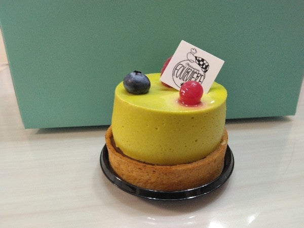 おしゃれなケーキがたくさん フルヴィエール は青いドアが目印 リビング仙台web おしゃれなケーキがたくさん フルヴィエール は青いドアが目印 リビング仙台web
