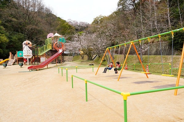 【新居浜】最新の大型複合遊具設置でリニューアル☆滝の宮公園 | リビングえひめWeb