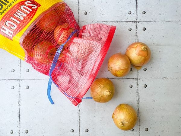 コストコ 玉ねぎ不足に大助かり 立派な大玉サイズ5kgが998円 リビングメイト 料理 愉しい生活のおとも リビングメイト リビングくらしナビ