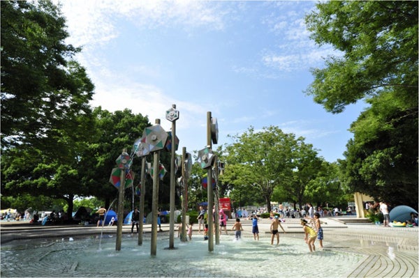 立川 昭島 夏も国営昭和記念公園で楽しもう 水遊び広場を開放中 リビング多摩web 立川 昭島 夏も国営昭和記念公園で楽しもう 水遊び広場を開放中 リビング多摩web