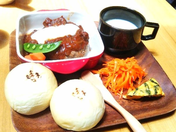 那須町 緑の木々に囲まれて 子連れランチも安心 森林ノ牧場カフェ リビング栃木web