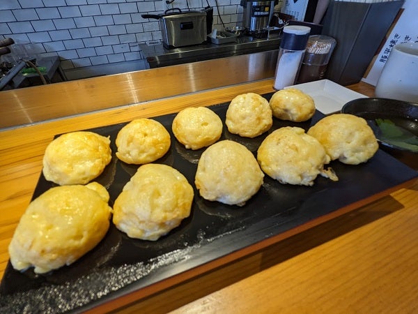 兵庫県のあのフワトロ鉄板料理が松山で味わえる『明石焼き蛸松本店』 | リビングえひめWeb