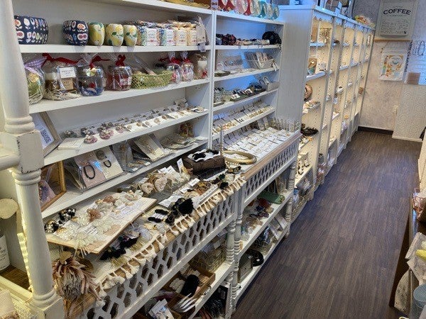 東区小山】ハンドメイド雑貨とカフェが楽しめるかわいいお店｜parinz