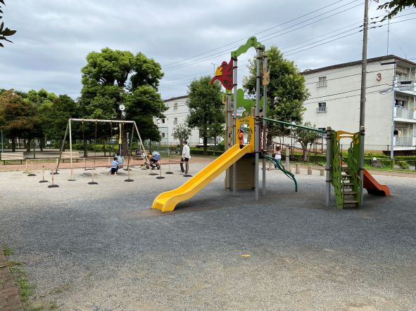 三鷹 成長に合わせて遊べる3エリア トイレもある 上連雀みどり児童遊園 リビングむさしのweb